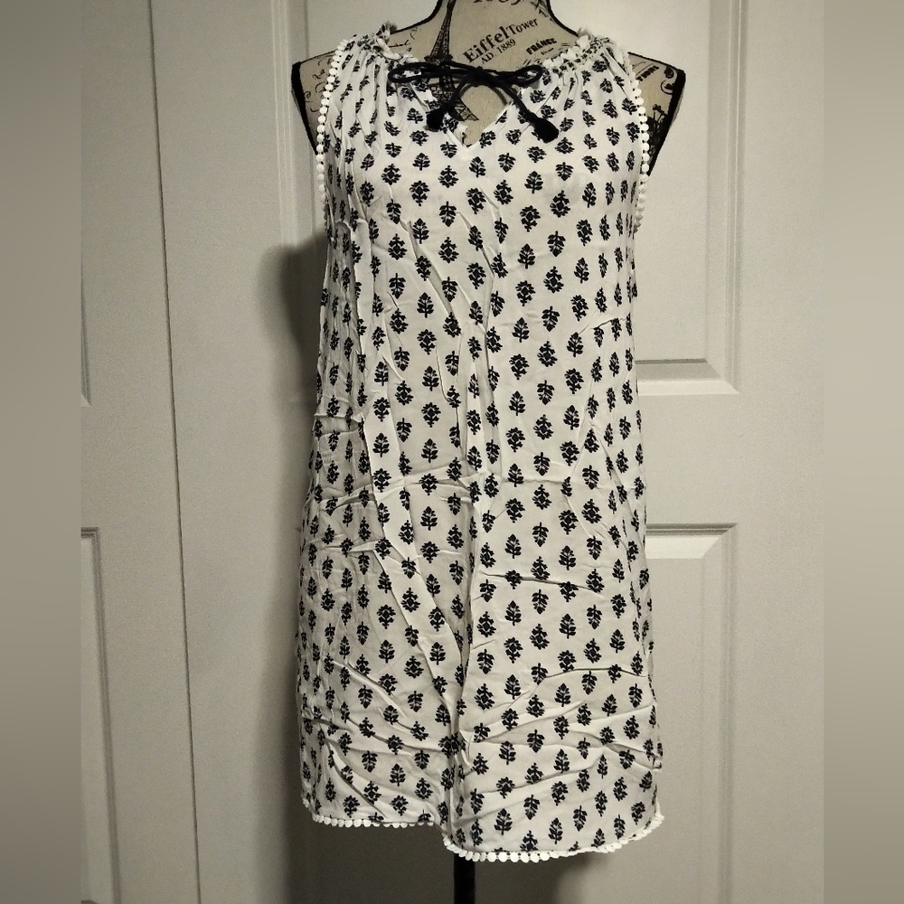 Victoria's Secret Floral Pattern Sleep Shirt- Size M